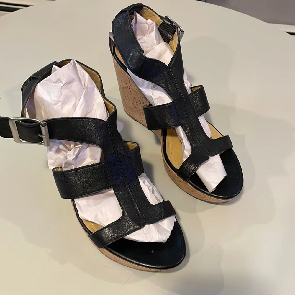 Nine West black strappy sandals - Picture 1 of 8